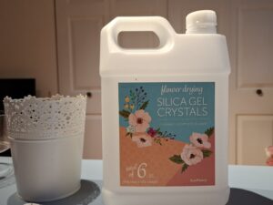 How to Dry Flowers Using Reusable Silica Gel: A Beginner‑Friendly Guide